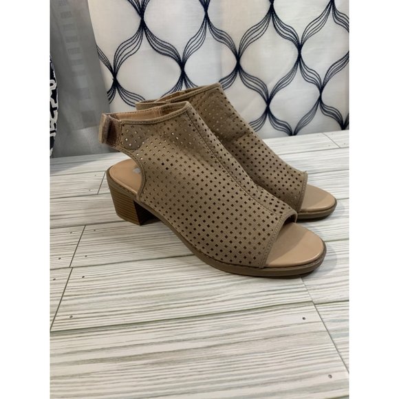 Dolcetta Women’s High Heel - Picture 4 of 10